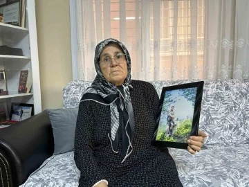 Şehit Ferhat Gedik&rsquo;in annesi: "Evladım askerliği &ccedil;ok severdi ve şehit oldu"
