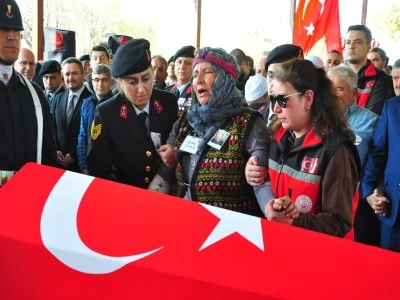 Şehit olan jandarma astsubay, memleketi Manisa'da toprağa verildi