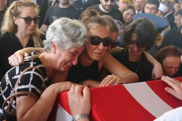 Şehit pilota g&ouml;z&uuml; yaşlı veda
