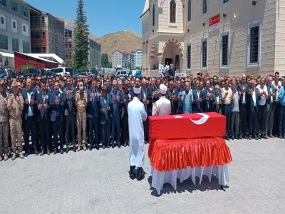 Şehit Piyade S&ouml;zleşmeli Er Uyanık, son yolculuğuna uğurlandı