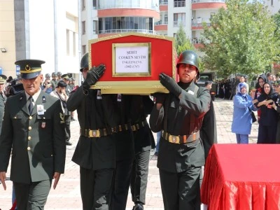 Şehit uzman &ccedil;avuş, Elazığ&rsquo;da toprağa verildi