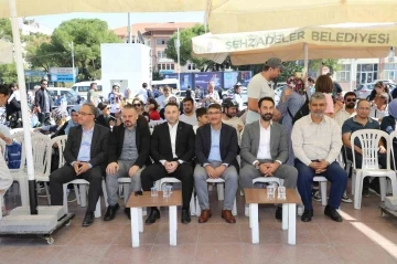 Şehzadeler Belediyesi Cumhuriyetin 100. yılına &ouml;zel bisiklet yarışması d&uuml;zenledi
