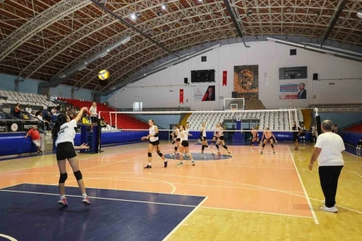 Şehzadeler Belediyesi spor kursları yoğun ilgi g&ouml;r&uuml;yor
