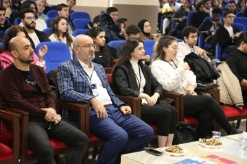 Sekt&ouml;r temsilcileri KB&Uuml;&rsquo;l&uuml; &ouml;ğrencilerle buluştu
