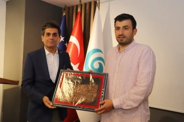 Sel&ccedil;uk Bayraktar&rsquo;dan Kosova&rsquo;daki Yunus Emre Enstit&uuml;s&uuml;&rsquo;ne ziyaret
