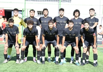 Sel&ccedil;uklu Belediyespor U17 Takımı, T&uuml;rkiye şampiyonasına damga vuruyor