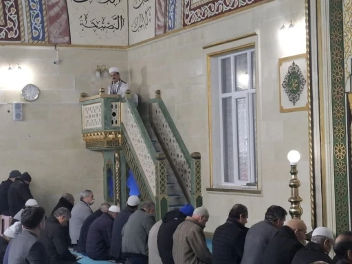 Selendi&rsquo;de Regaib Kandilinde camiler doldu
