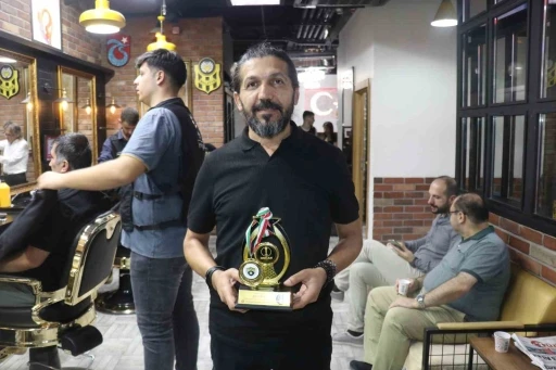 Şener Eroğlu, Tunus&rsquo;ta T&uuml;rkiye&rsquo;yi j&uuml;ri olarak temsil etti
