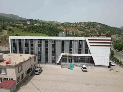 Şenoba belde belediyesi toprak yolları kilitli parke taşları ile d&ouml;ş&uuml;yor
