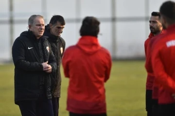 Şenol G&uuml;neş&rsquo;in teknik direkt&ouml;r kardeşi Bahaddin G&uuml;neş, kalp krizi ge&ccedil;irdi