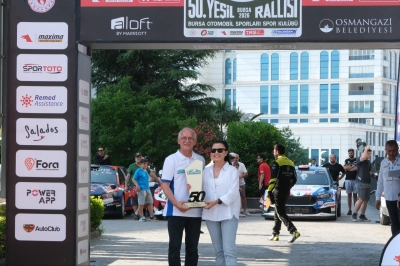 Şent&uuml;rk Otomotiv, Yeşil Bursa Rallisi'nde Hızın ve Başarının Yanındaydı