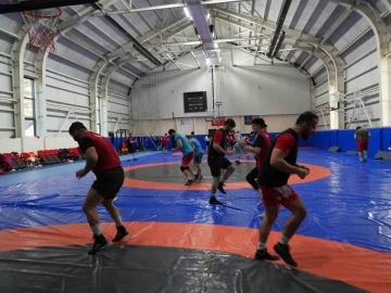 Serbest Stil G&uuml;reş Milli Takımı, Uluslararası Yaşar Doğu G&uuml;reş Turnuvası hazırlıklarını tamamladı