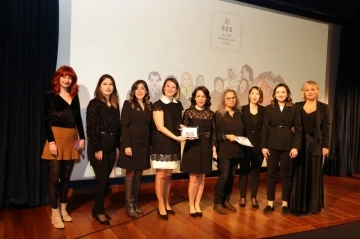 SES yılın kadınları &ouml;d&uuml;l&uuml; sahiplerini buldu
