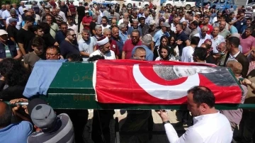 Sevgilisi tarafından &ouml;ld&uuml;r&uuml;len Derya &ouml;ğretmen toprağa verildi