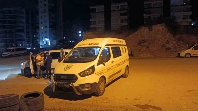 Sevgilisinin eski eşi geldi, pencereden ka&ccedil;arken 3&rsquo;&uuml;nc&uuml; kattan d&uuml;şerek hayatını kaybetti
