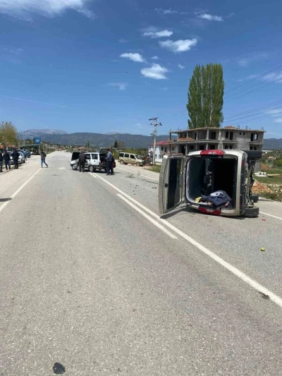 Seydikemer&rsquo;de trafik kazası: 5 yaralı
