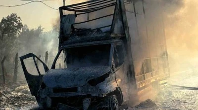 Seyir halindeki kamyonet alevlere teslim oldu
