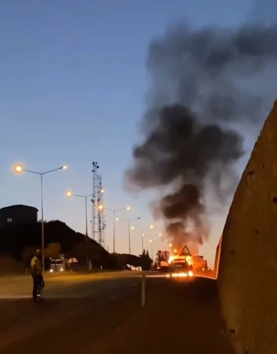 Seyir halindeki otomobil yandı