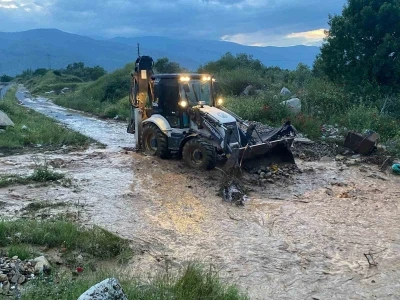 Şeytan Deresi&rsquo;nde mahsur kalan vatandaşlar kurtarıldı
