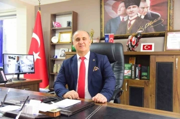 Seyyar esnaftan belediye başkanına bı&ccedil;aklı saldırı
