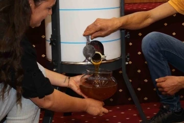 Sezonun ilk &ccedil;am balı 61 bin TL&rsquo;ye satıldı
