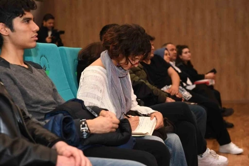 Shakespeare&rsquo;in Othello eseri Osmangazi d&uuml;ş&uuml;nce at&ouml;lyesi&rsquo;nde incelendi