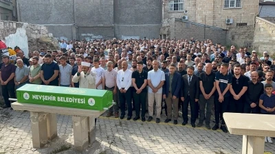 Sıcak hava balonu s&uuml;r&uuml;klendi; pilot &ouml;ld&uuml;...