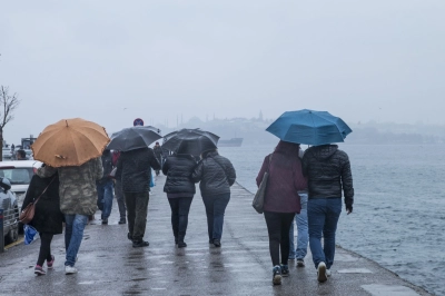 Sıcaklıklar D&uuml;ş&uuml;yor, Kuvvetli Sağanak Geliyor