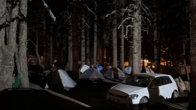 Sıcaktan bunalanlar Uludağ'da &ccedil;adır kurdu