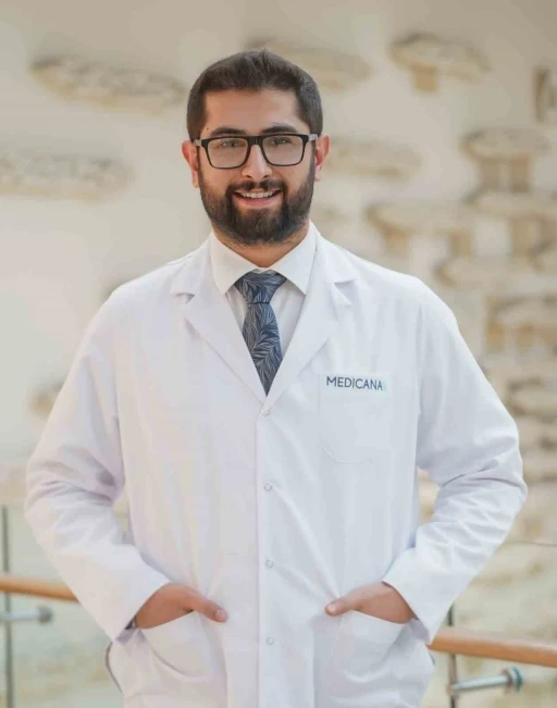 Sigara ve d&uuml;ş&uuml;k bağışıklık rahim ağzı kanserine neden oluyor
