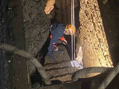 Sığındıkları mağarada mahsur kaldılar