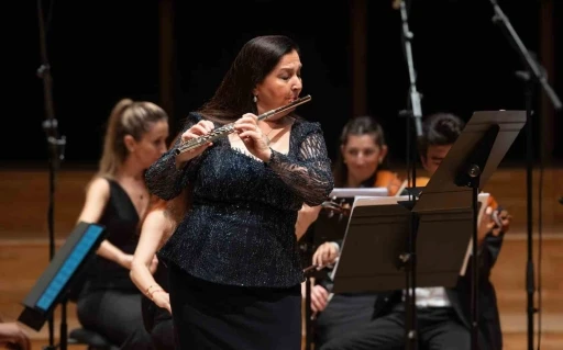 Sihirli Fl&uuml;t&rsquo;&uuml;n notaları İzmir&rsquo;de yankılandı
