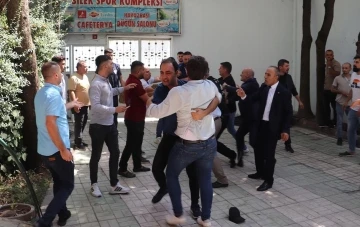 Siirt CHP kongresinde sandalyeler havada u&ccedil;uştu