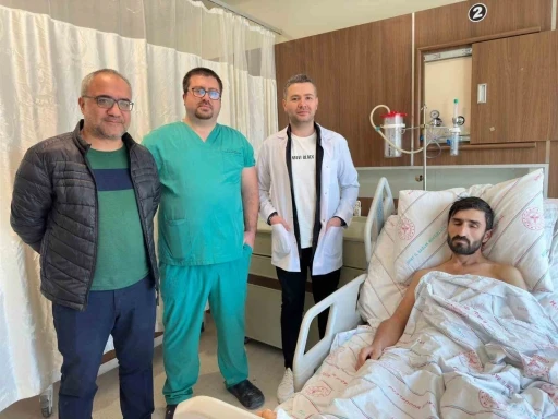 Siirt&rsquo;te 8&rsquo;inci kattan d&uuml;şen iş&ccedil;i hayata tutundu
