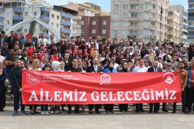 Siirt&rsquo;te &lsquo;Ailemiz Geleceğimiz&rsquo; y&uuml;r&uuml;y&uuml;ş&uuml; d&uuml;zenlendi
