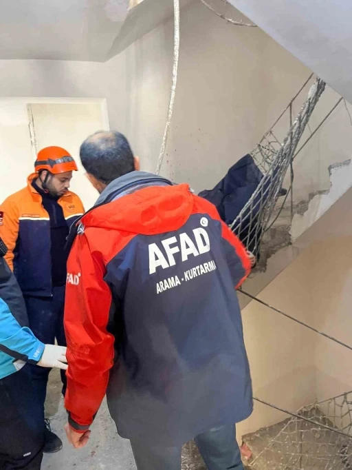 Siirt&rsquo;te inşaattan d&uuml;şen inşaat iş&ccedil;isi hayatını kaybetti
