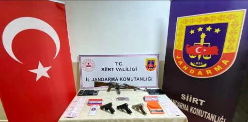Siirt&rsquo;te silah ve uyuşturucu madde ele ge&ccedil;irildi: 2 g&ouml;zaltı
