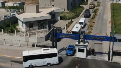 Silah ka&ccedil;ak&ccedil;ılarına operasyon: 12 g&ouml;zaltı