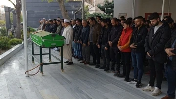 Silahla saldırıda &ouml;ld&uuml;r&uuml;len gen&ccedil; son yolculuğuna uğurlandı