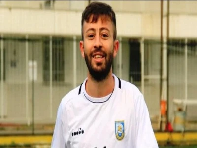 Silahlı kavgada hayatını kaybeden futbolcu Uğurcan Bek&ccedil;i toprağa verildi