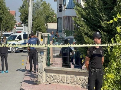 Silahlı saldırıya uğrayan baba ile 11 yaşındaki oğlu &ouml;ld&uuml;