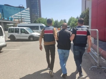 Silahlı tehdit ve bı&ccedil;aklı yaralama olayının ş&uuml;phelisi tutuklandı