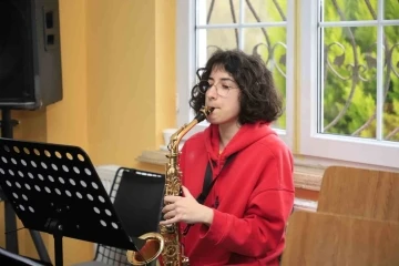 Şile Belediyesi M&uuml;zik Okulu&rsquo;nun yıldızları konservatuvar yolunda parlıyor
