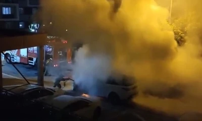 Silivri&rsquo;de park halindeki ara&ccedil;ta yangın paniği
