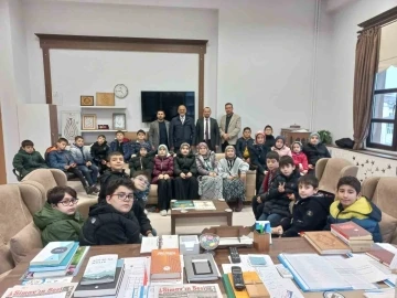 Simav&rsquo;da cami &ouml;ğrencileri har&ccedil;lıklarını Filistin&rsquo;e g&ouml;nderdi
