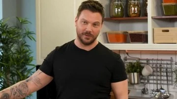 Sinan Ak&ccedil;ıl a&ccedil;ıklamalarıyla kadın hayranlarını şok etti!