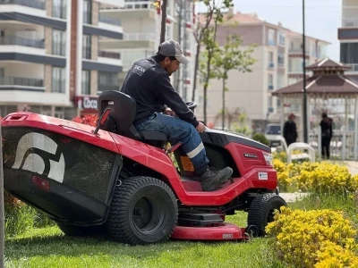 Sincan&rsquo;daki parklar yaza hazırlanıyor
