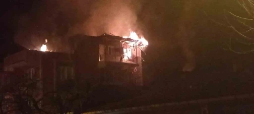 Sındırgı&rsquo;da &ccedil;ıkan yangında ev kullanılmaz hale geldi
