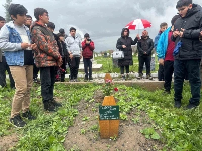 Sınıf arkadaşları k&uuml;&ccedil;&uuml;k Furkan&rsquo;ı unutmadı; Furkan&rsquo;ın adı k&uuml;t&uuml;phanede yaşayacak
