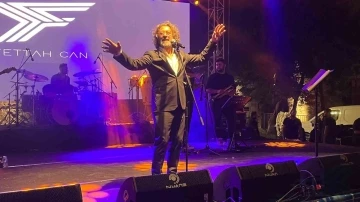 Sinop Cumhuriyet&rsquo;in 100.yılını Fettah Can&rsquo;la kutladı
